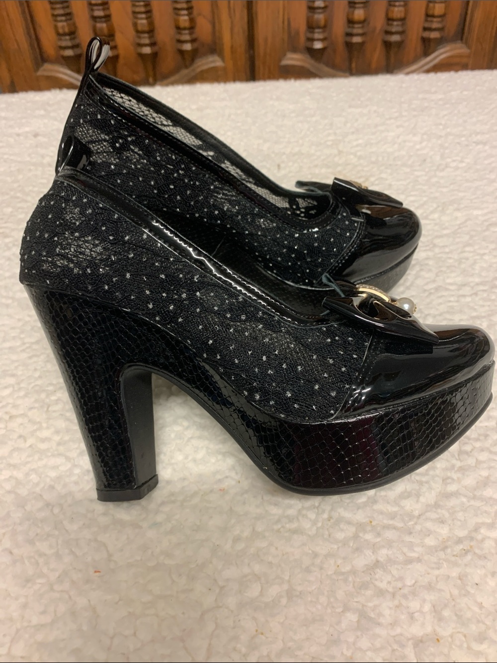 Black Patent Bow high heel Pumps Pearl Accent Size 38 Silver dots mesh fabric